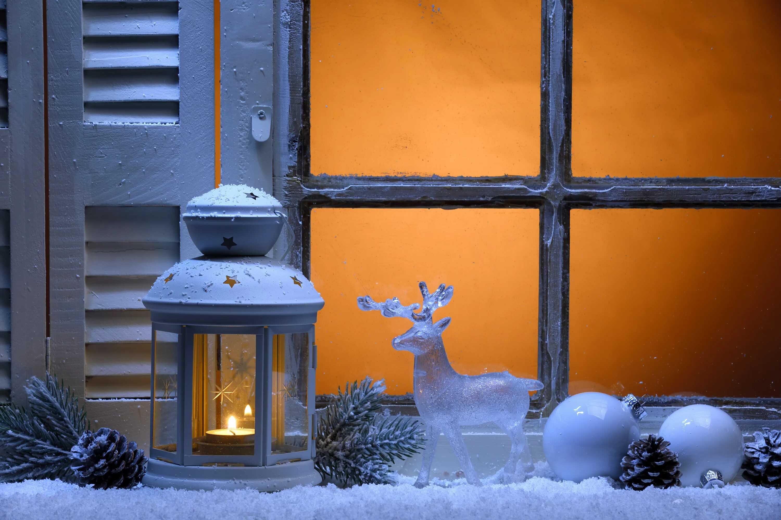 Lamp windows