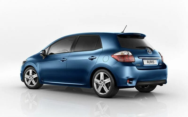 Тойота аурис поколения. Toyota auris рестайлинг. Тойота аурис 2006. Toyota auris 2008 синяя. Аурис производитель.