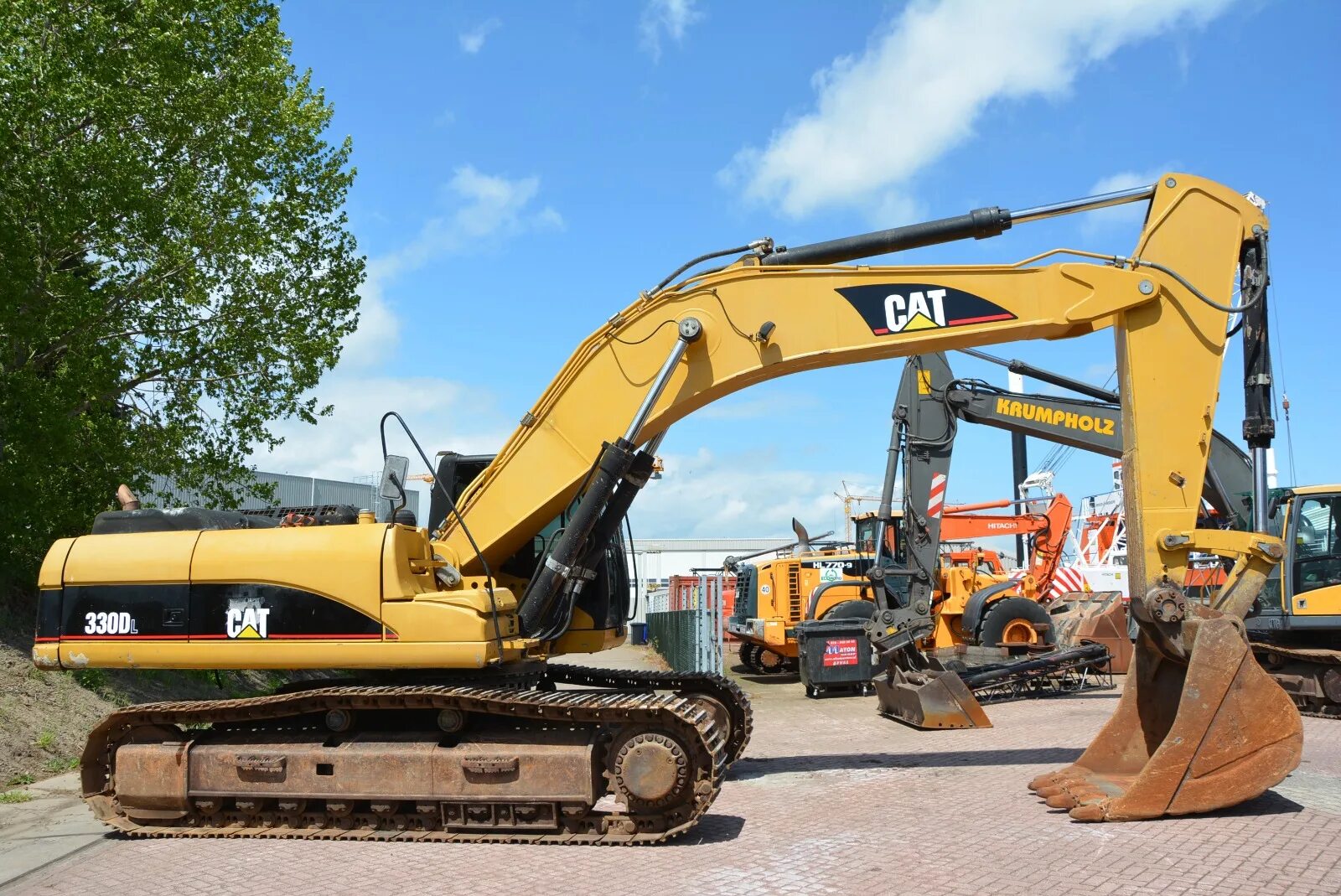 Купить экскаватор 330. Экскаватор Caterpillar 330dl. Caterpillar 330. Катерпиллер 330 DL. Гусеничный экскаватор Caterpillar 330.