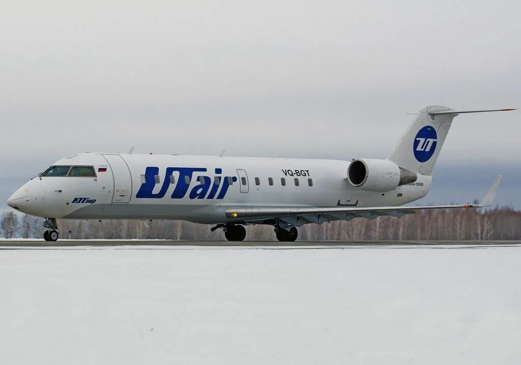 Самолёт Bombardier CRJ. Canadair CRJ 200 самолет. Бомбардье CRJ-200 ЮТЭЙР. Bombardier crj 200