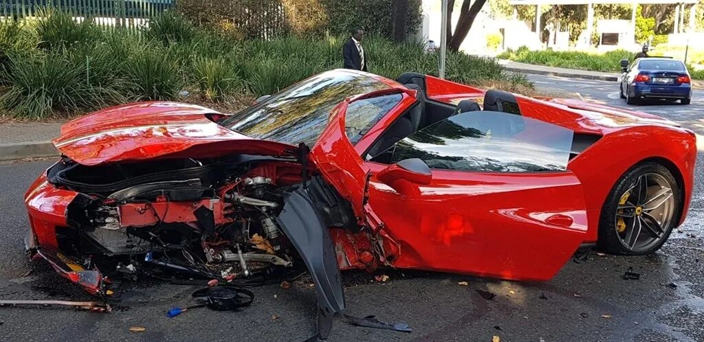 Ferrari Enzo crash. Поломанная Феррари. Разбитый архив