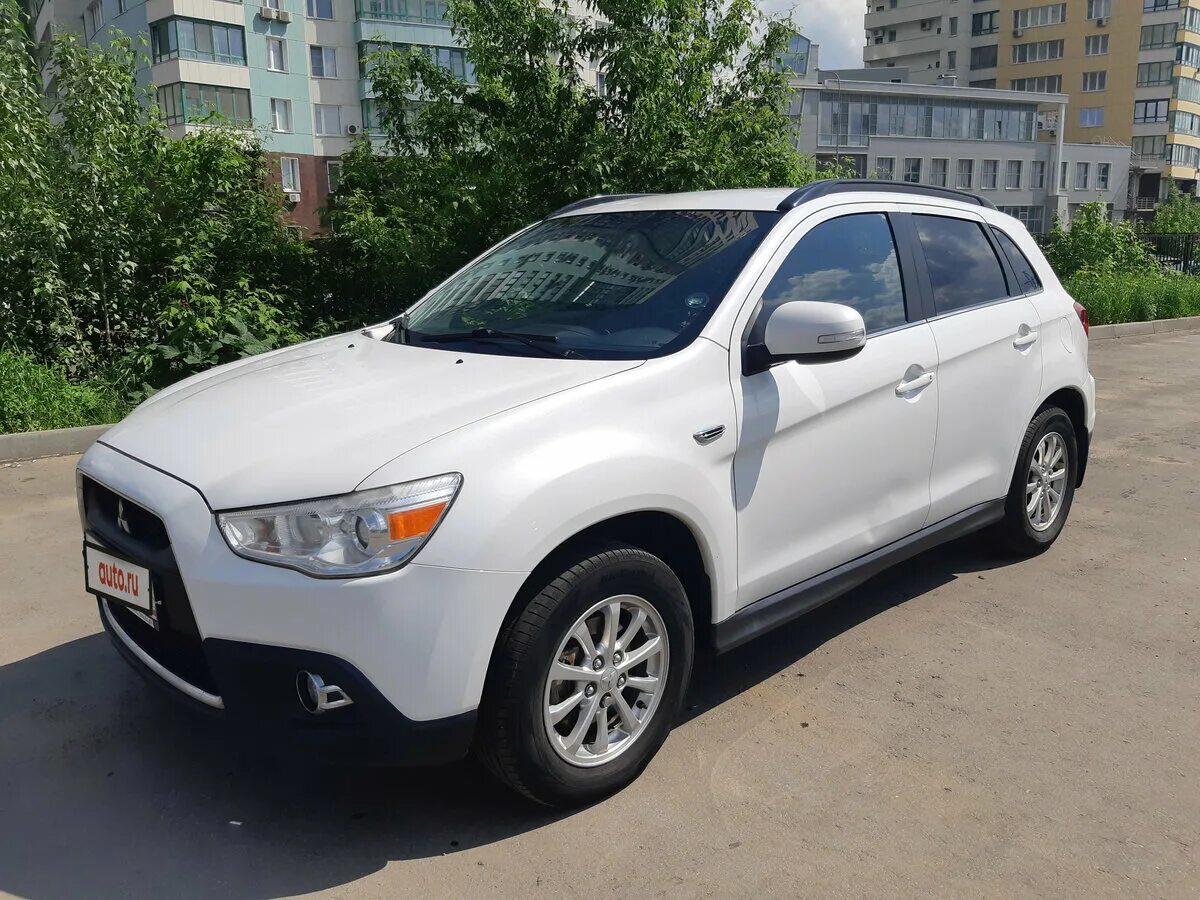 Mitsubishi asx 2010. Mitsubishi ASX белый 2010 год. Мицубиси АСХ белая. Мицубиси АСХ 2010 год белая.