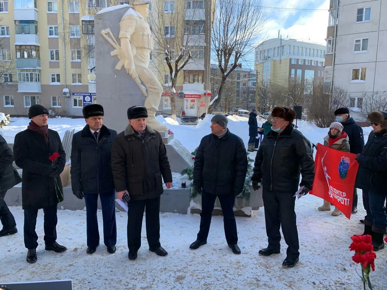 Сквер защитников отечества. Сквер воинов-интернационалистов Талица. Боевое братство Сызрань. Боевое братство афганцев что это. Митинг в сквере воинов-интернационалистов в Смоленске.