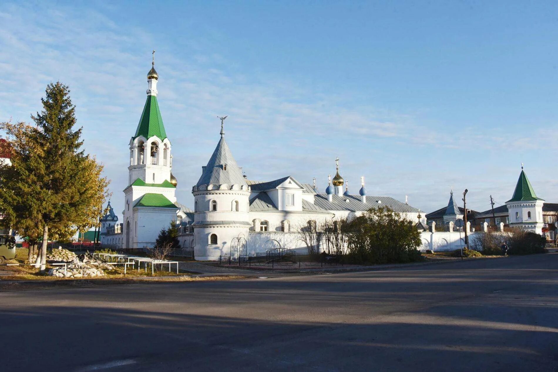 Достопримечательности кыштовки. Венгерово церковь. Достопримечательности села венгерово. Венгерово фото. Памятник села венгерово.