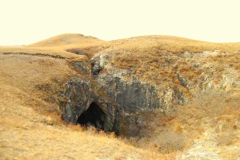 Пещеры Хээтэй Забайкальский край. Пещеры Хээтэй Забайкальский. Соктуй Милозанская пещера Забайкальский край. Гора Хээтэй Забайкальский край.