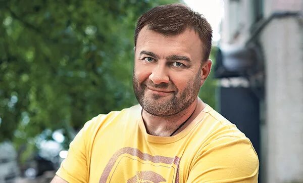 Чем сейчас занимается пореченков. Пореченков на белом фоне. михаил пореченковым знак зодиака. любовь пореченкова. пореченков с продуктами.