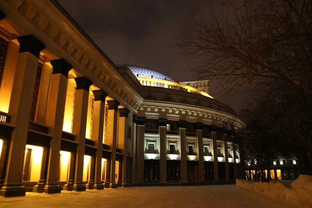 Театр сегодня новосибирск. Театр Новосибирск. Оперный Новосибирск. Новосибирский театр оперы и балета. Новак Новосибирск театр.