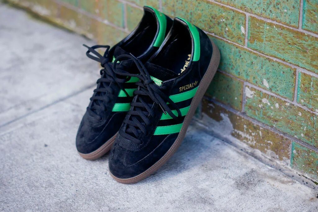 Adidas gazelle indoor dark green. Adidas gazelle темно зеленые. Adidas niteball 2023. Adidas зеленый черный. Адидас нитебал зеленые.