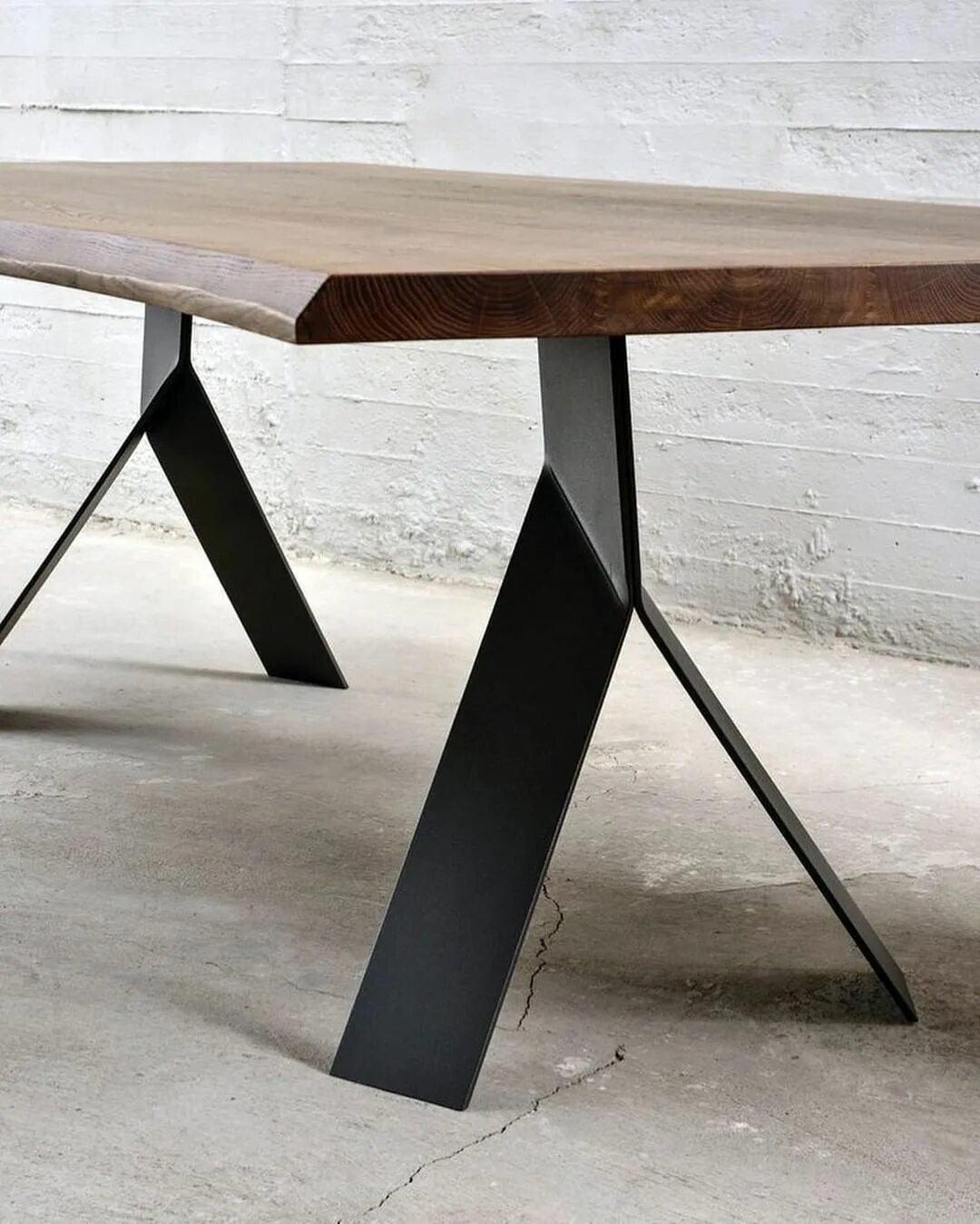 Подстолье в стиле лофт. Дизайнерские столы. Дизайнерские столики из металла. Ножки для стола. Стол обеденный металл