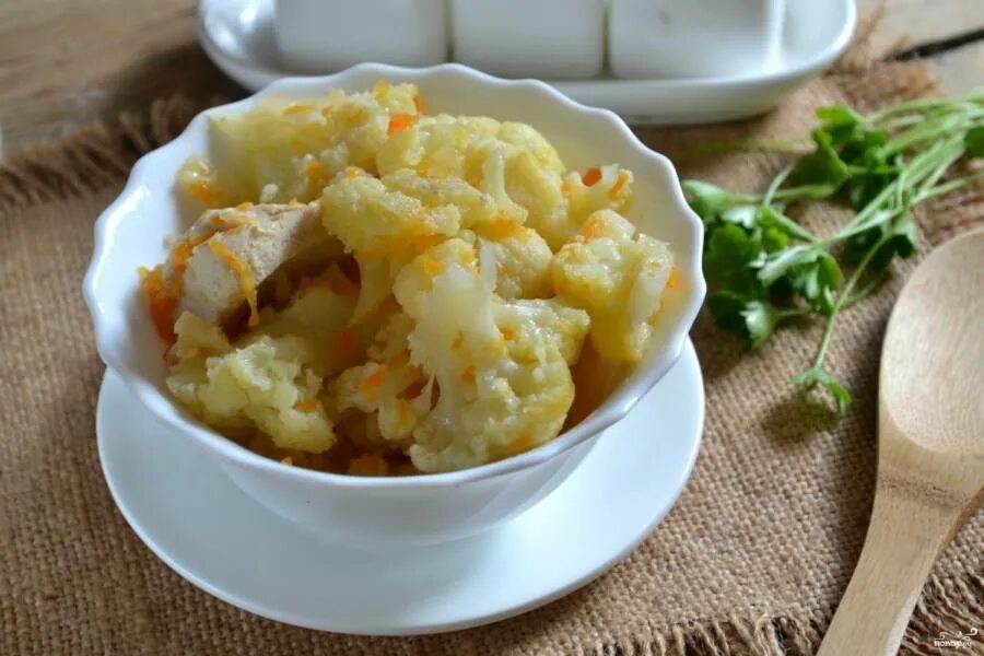Цветная капуста с молоком и яйцом. Курица с цветной капустой. Тушеная цветная капуста. Курица с тушеной цветной капустой. Запеченная цветная капуста