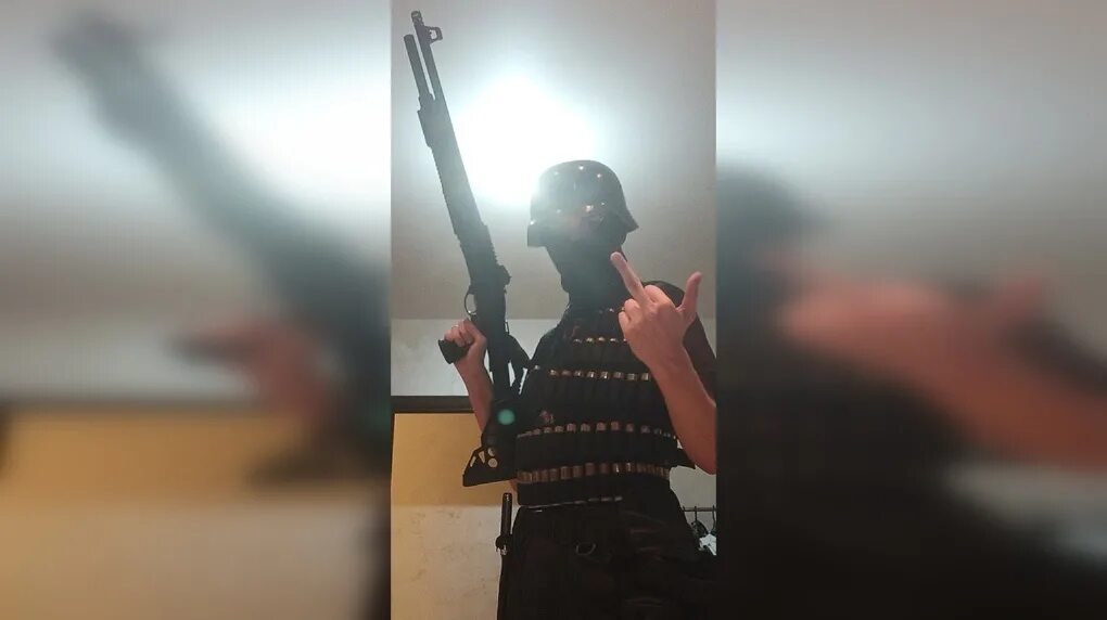 В мае расстрелял. Стрельба в перми 2021 стрелок. Стрелок тимур бекмансуров последние. В мае расстрелял. В мае расстрелял.