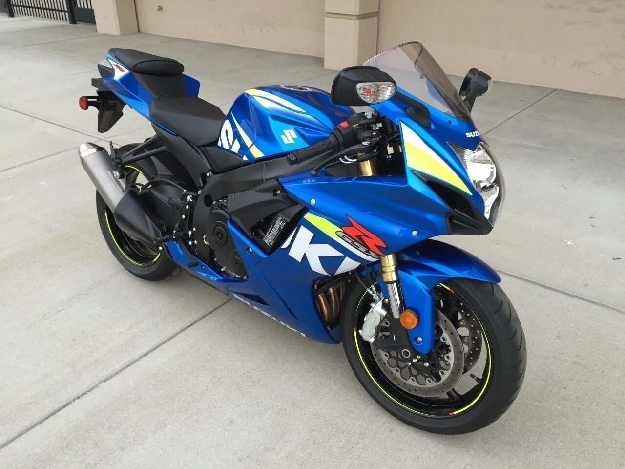 Gsxr 750. Suzuki gsx-r 750. suzuki gsxr 750. сузуки 750 gsx r. мотоцикл сузуки gsxr 750.