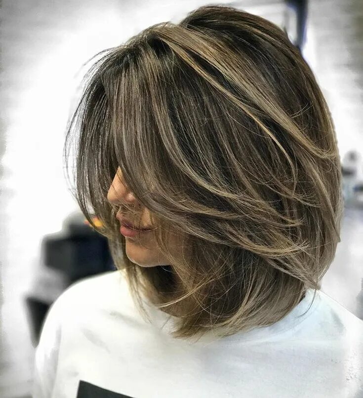 Многослойная градуированная стрижка на средние волосы 80 Sensational Medium Length Haircuts for Thick Hair in 2024 Medium hair cuts, M