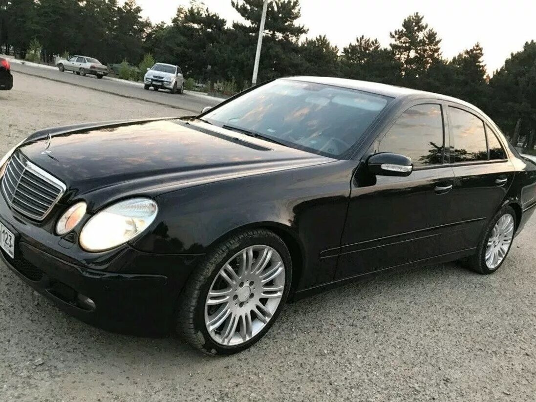 Мерседес 2005 купить. Мерседес 211 2005. Mercedes w211 2005. Мерседес е 211 2005. Мерседес 211 2005 года.