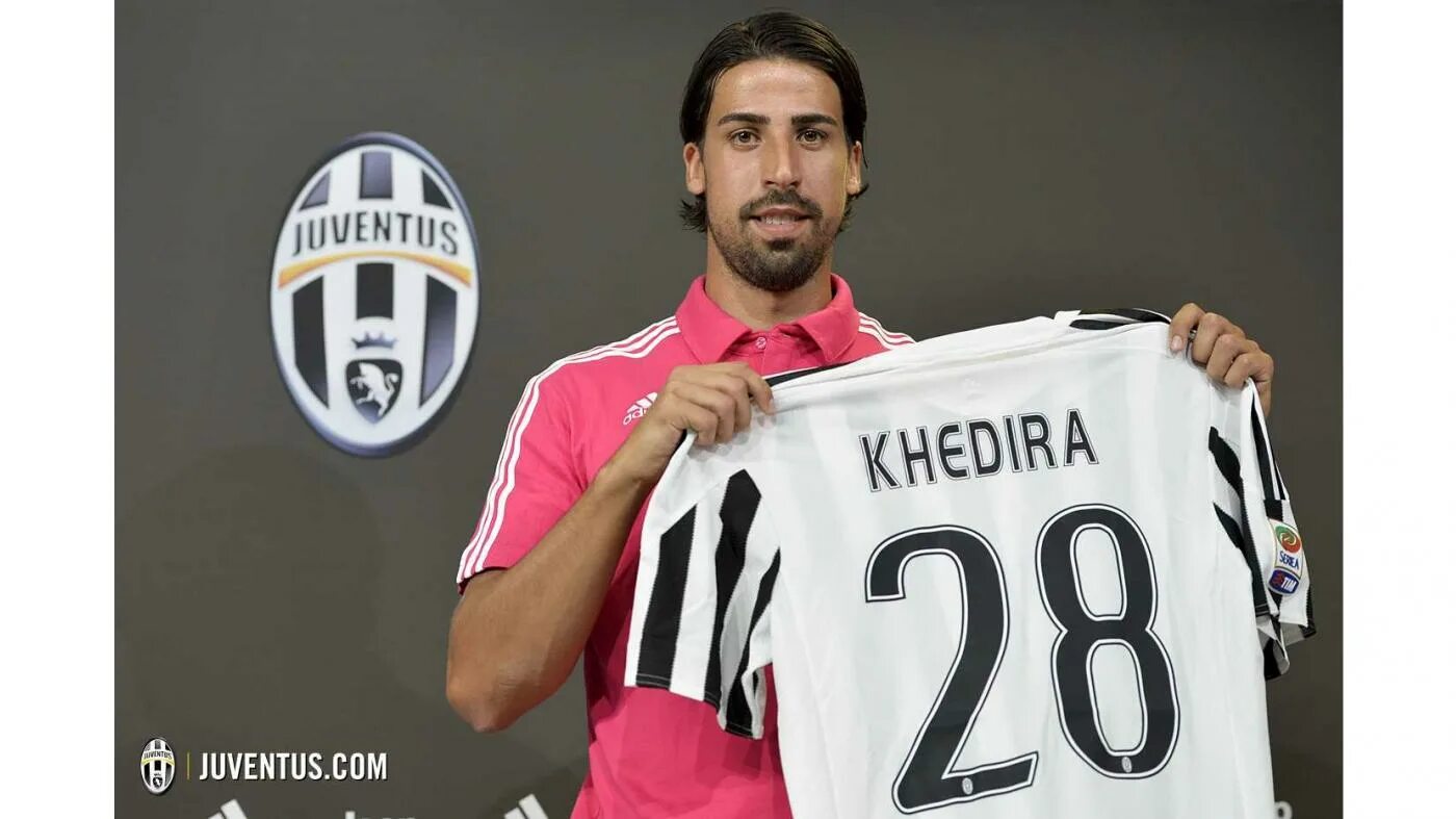 Сами хедира. Хедира Ювентус. Sami Khedira футболист. Сами Хедира 22 номер.