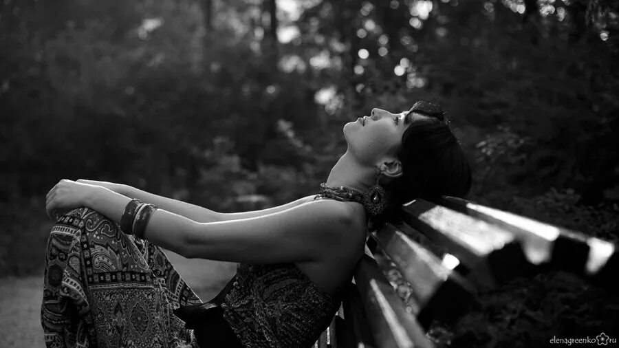 Грустный одинокий человек. Очень грустные фото. Брошенный щенок. Грустная видело. Котенок грустный видео.