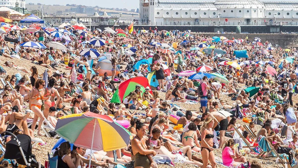 Где мало народу. Много народу на пляже. Переполненные пляжи Анапы. Много людей на пляже. Переполненные пляжи 2021.