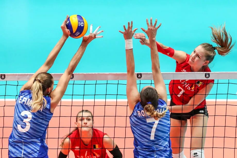 Волейболисты женщины. Женский волейбол. Женский волейбол. Красивый волейбол. Кэтрин пламмер волейболистка.