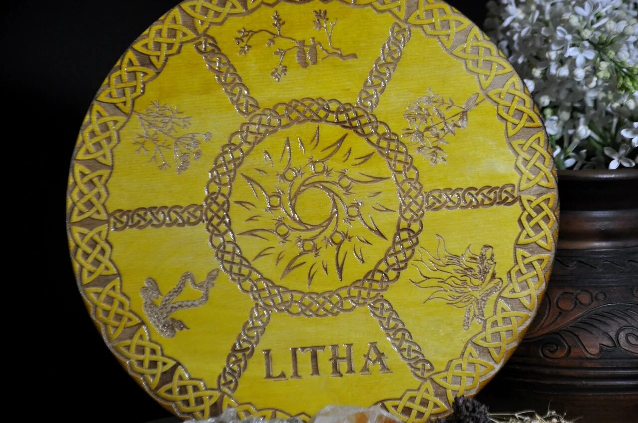 Лугнасад праздник кельтов. С праздником литы. Лита викка. Лита колесо года летнее солнцестояние. Лита колесо года.