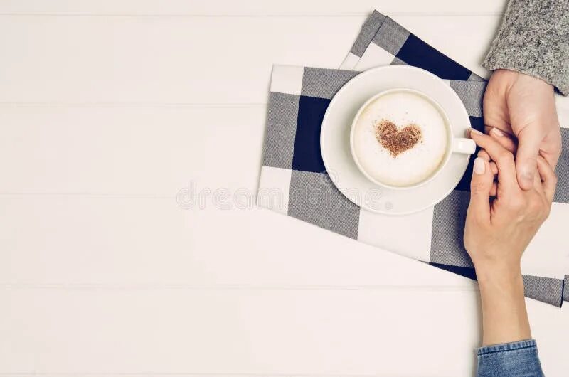 Стол для романтического ужина. Text cutted on wood. Love on the table. Love on the table. Love on the table.