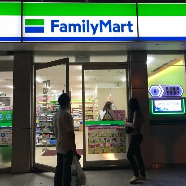 Family Mart магазин. Family Mart Благовещенск. Family Mart Пхукет. Family Mart Нефтеюганск. Family mart