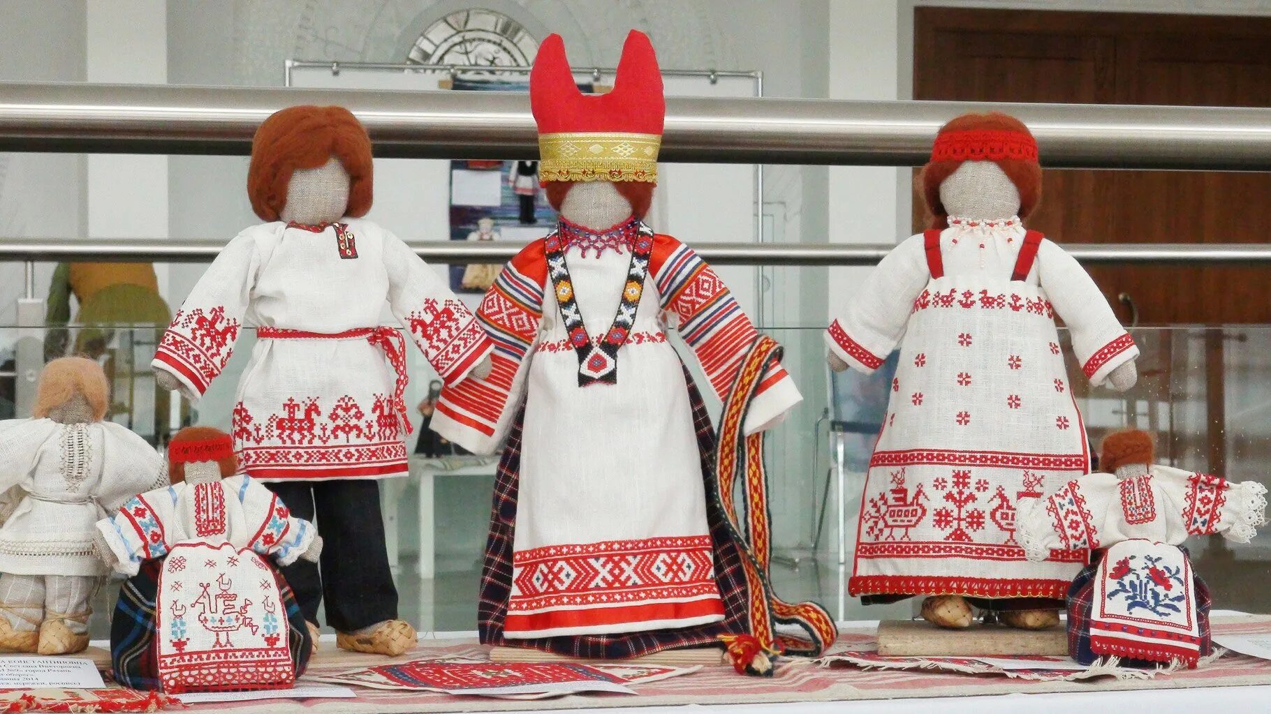 Традиционные народные русские куклы. Кукла в русском костюме.. Традиционная русская кукла. Выставка народных кукол. Традиционная народная кукла.