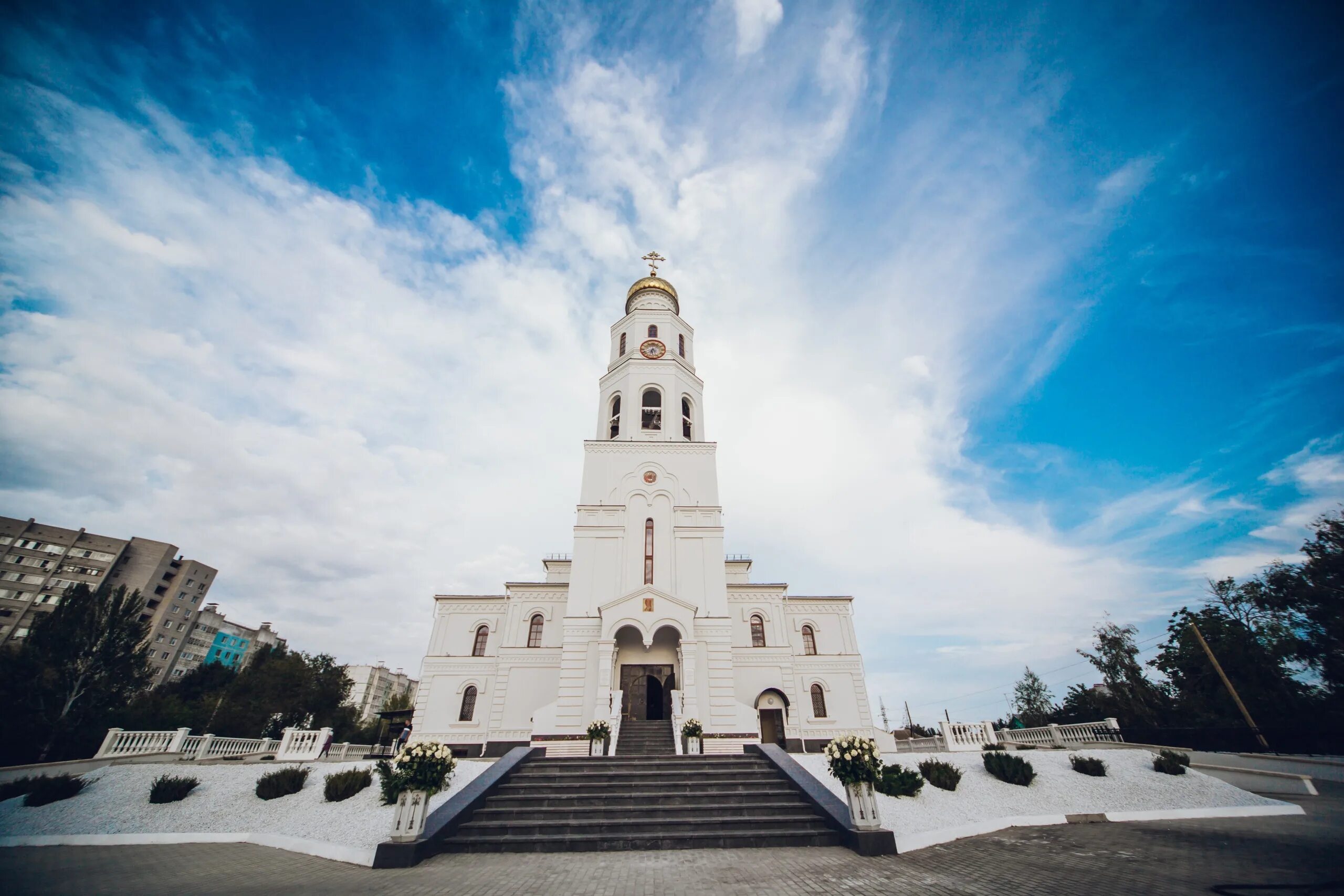 храм святой живоначальной троицы астрахань. храмы астрахани храм святой живоначальной троицы. храм живоначальной троицы астрахань. собор троицы живоначальной астрахань. храм на бабаевского астрахань.
