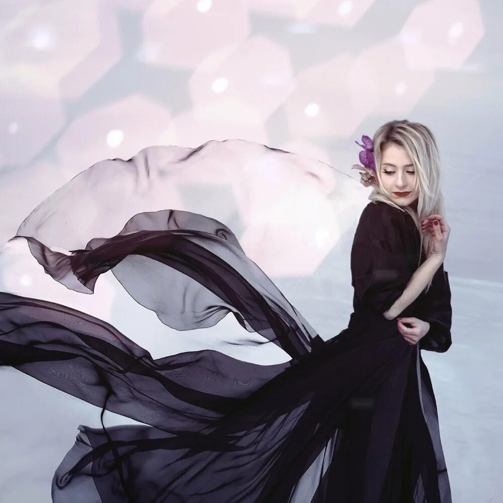 Час песня vivienne. Вивьен морт. vivienne mort группа. певица вивьен морт. час vivienne mort.