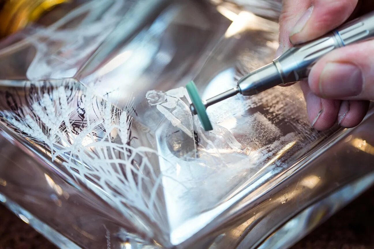 Ручной лазерный гравер по стеклу. Доклад про гравирование. Доклад про гравирование. Художественное травление стекла. 3д лазерная гравировка металла.