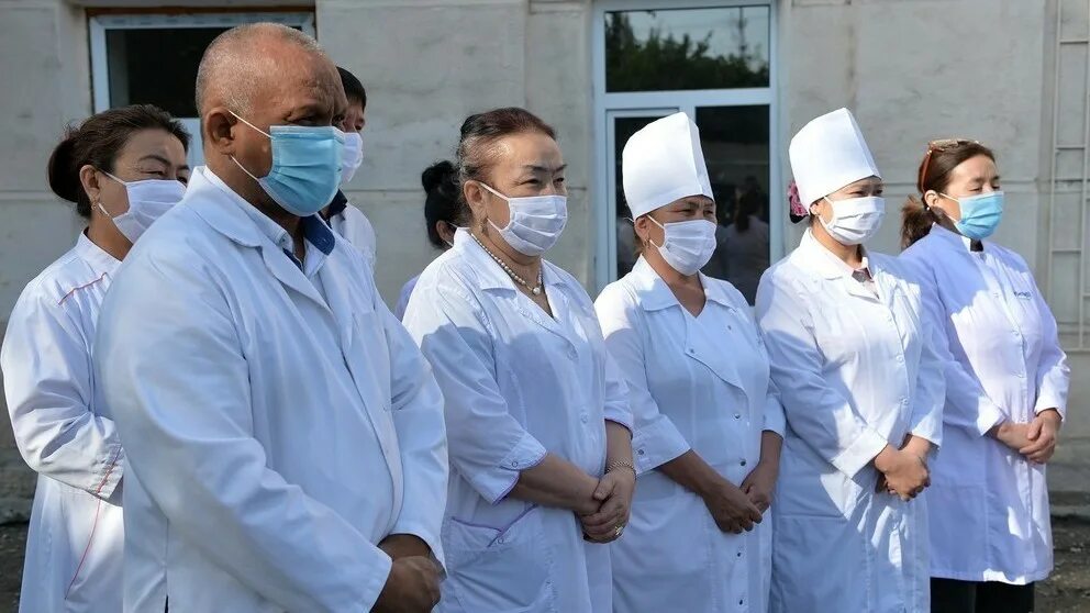 Политик медицинским образованием. Киргизия здравоохранение. Медсестры Киргизии. Обучение врачей.
