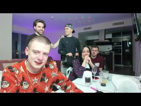 Мелстрой задонатил бобрихе момент со стрима. Мелстрой плачет. меллстроц. игорь со стримов мелстроя. mellstroy плачет.