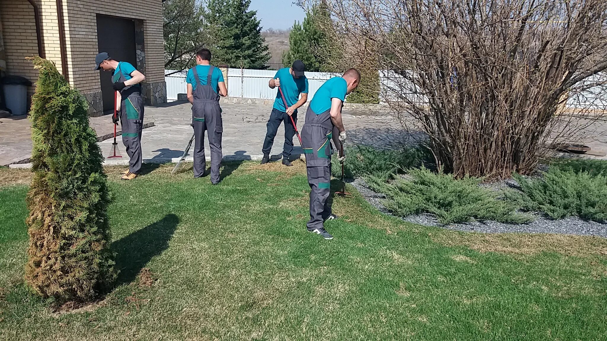 Субботник во дворе весна. Деятельность по благоустройству. Деятельность по благоустройству. Патрик уотсон ландшафтный архитектор. Высадка зеленых насаждений.