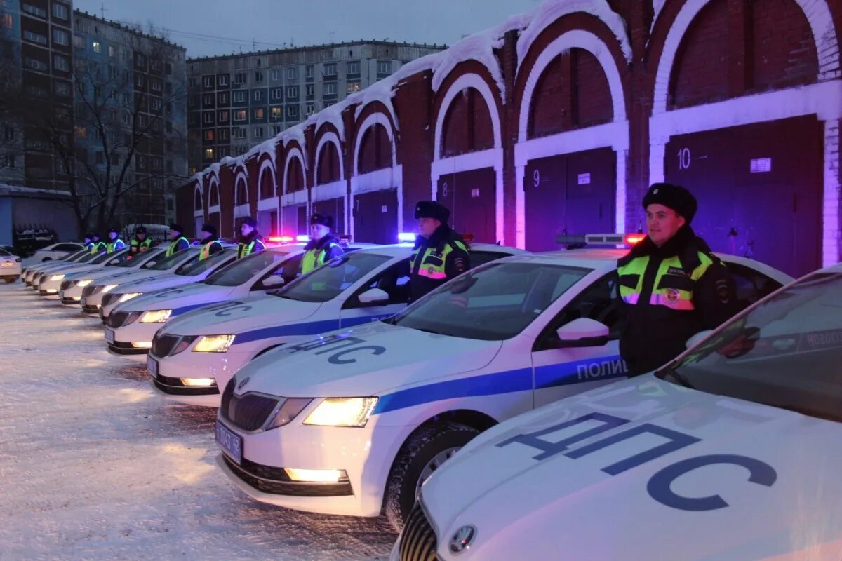 Скачай уехать от полиции. Полиция новокузнецк. полиция дпс новокузнецк. дпс полиция машина новокузнецк. машины полиции россии дпс новокузнецк.