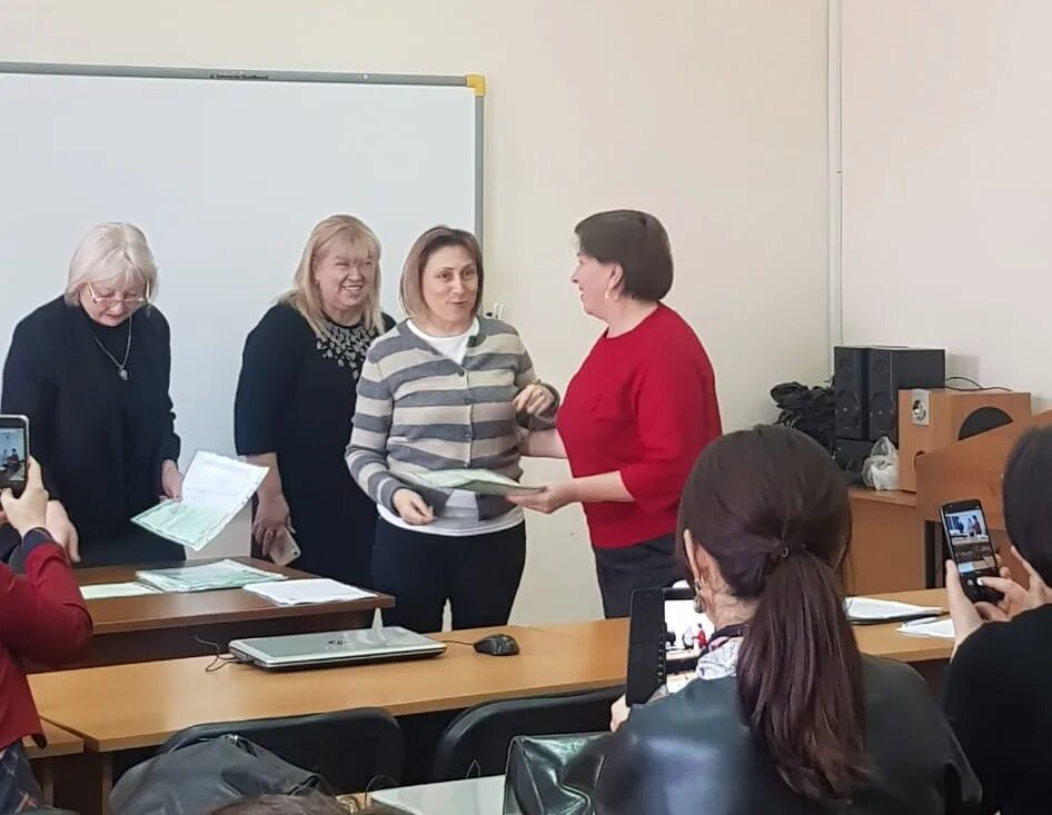 Образование наука северной осетии. Минобразования рсо-алания фото. Зам министра образования рсо алания аликов. Минобразования рсо-алания золоева анна казбековна. Образование наука северной осетии.