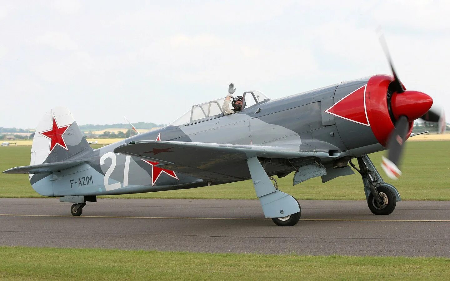 Як 3. Yakovlev Yak-3u. Як-3 истребитель. Yak-3 истребитель.