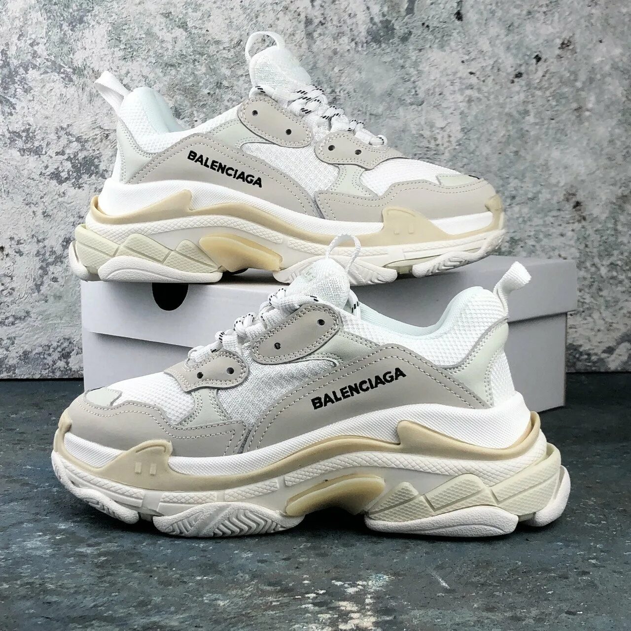 Balenciaga страна. Баленсиага 39. Баленсиага кроссовки 2023. Баленсиага 3 плс. Кроссовки баленсиага 38.