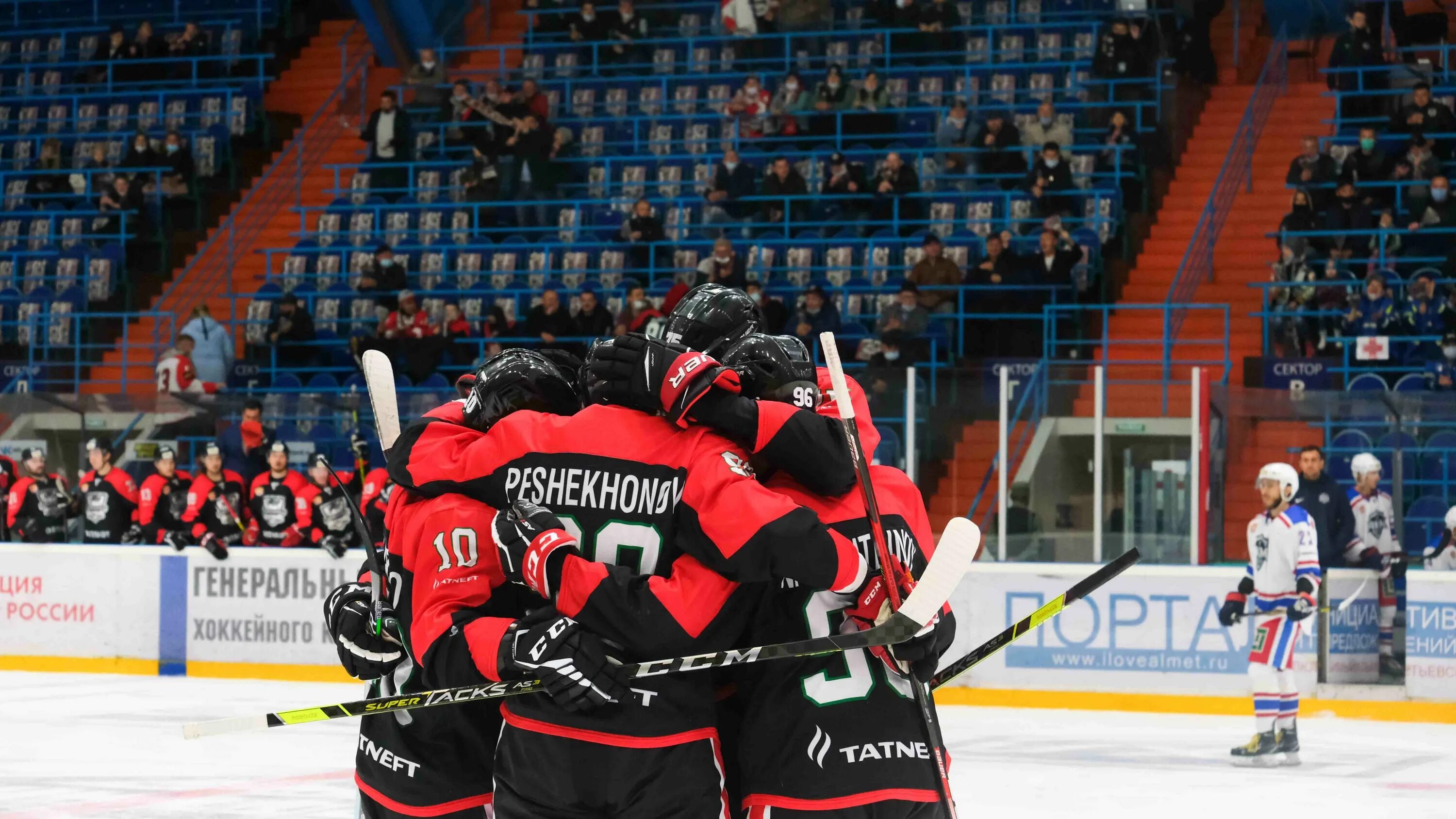 Хк нефтяник альметьевск. Нефтяник (хоккейный клуб, альметьевск). Нефтяник юхл. Сайт ахк нефтяник. Хк нефтяник альметьевск.