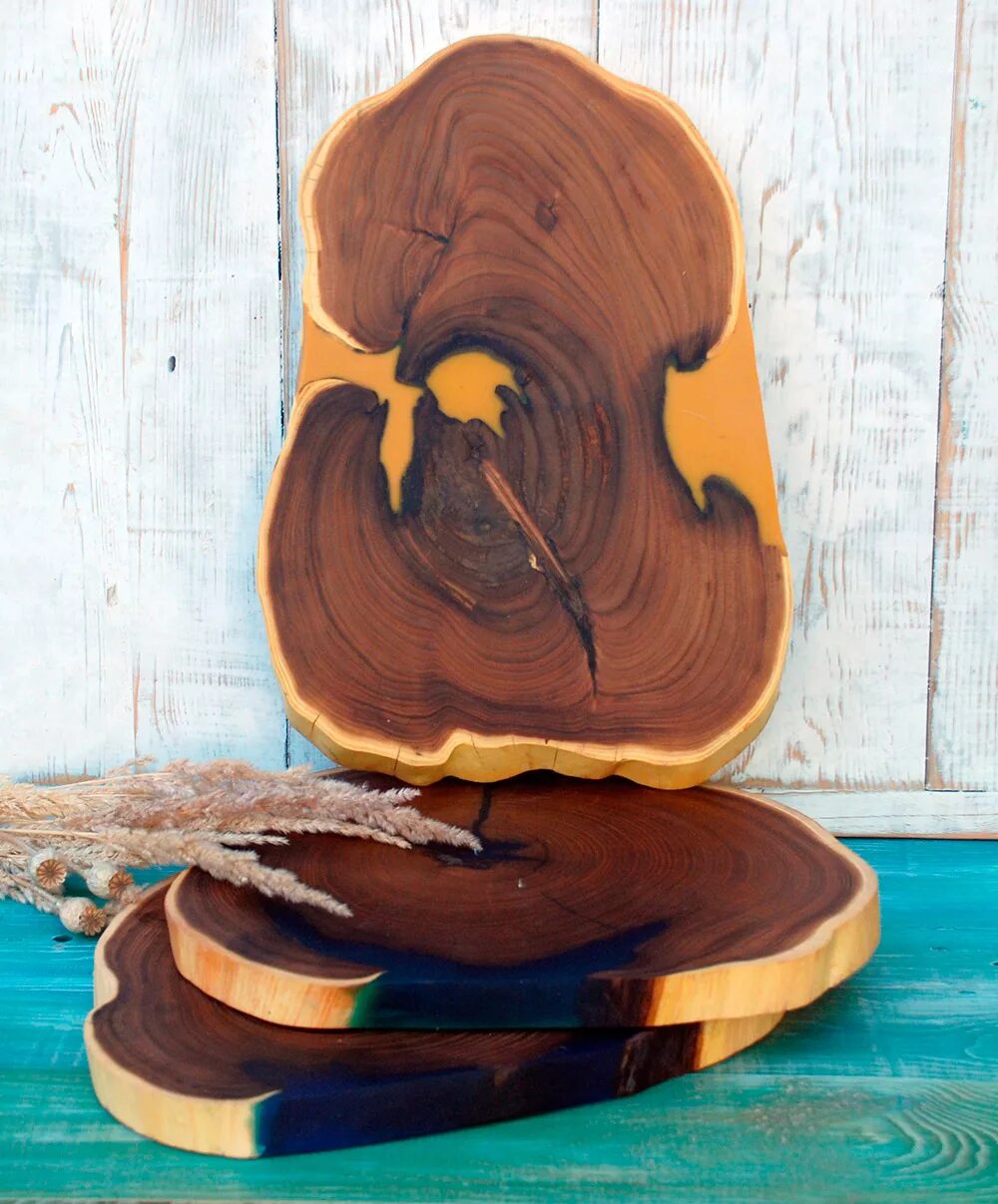 Небольшие изделия из дерева. Изделия из дерева спросом на продажу. Оригинальные деревянные изделия. Разделочная доска из дерева. Популярные изделия из дерева.