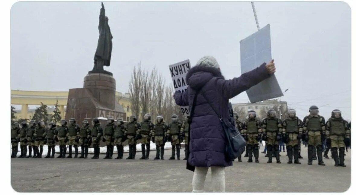 Просит россию. Долой хунту. Ввод войск в Стародубе. Долой хунту с Донбасса. Протест российских матерей на красной площади.