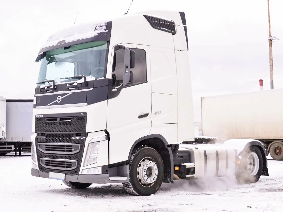 Volvo fh 2017 года. Вольво фш 12 2017. Низкорамный тягач вольво. Volvo fh 4x2 2019. Седельный тягач volvo fh 460.