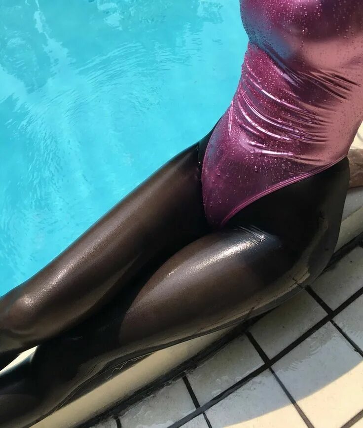 В купальнике и колготках. Купальник и колготки. Купальник и колготки. Леотард с колготками. Спандекс купальник и колготки.