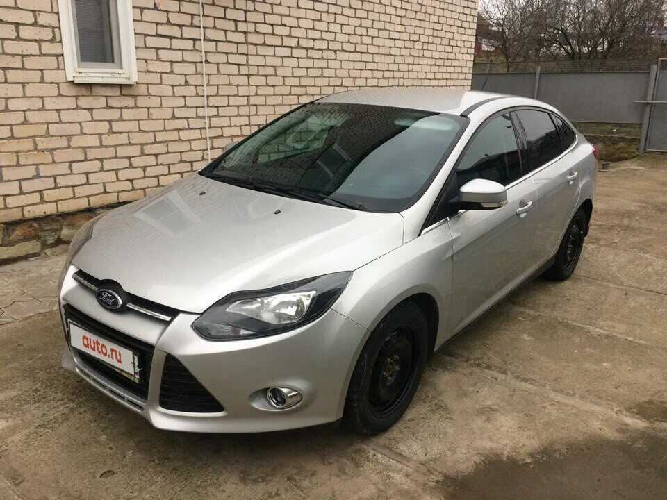 Форд фокус 3 2012 год купить. Ford Focus 3 седан серебристый. Форд фокус 3 седан 2012 серебристый. Форд фокус 3 серебристый бункер. Серебристый Форд фокус 3 седан бункер.