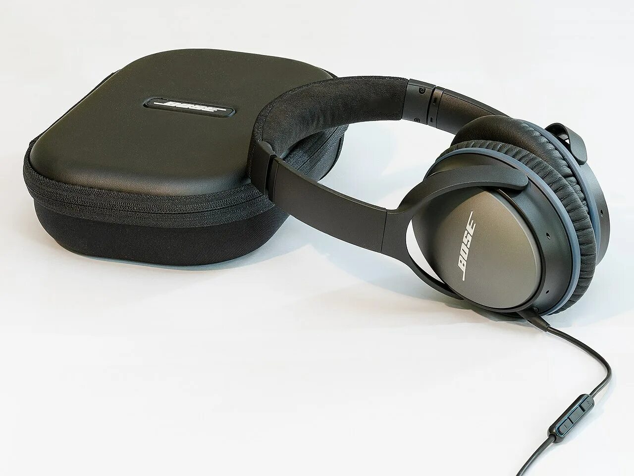 Bose quietcomfort black. Bose QUIETCOMFORT qc25. Наушники Bose QUIETCOMFORT 25. Наушники Bose QUIETCOMFORT 3 ju. Наушники Bose QUIETCOMFORT 45.