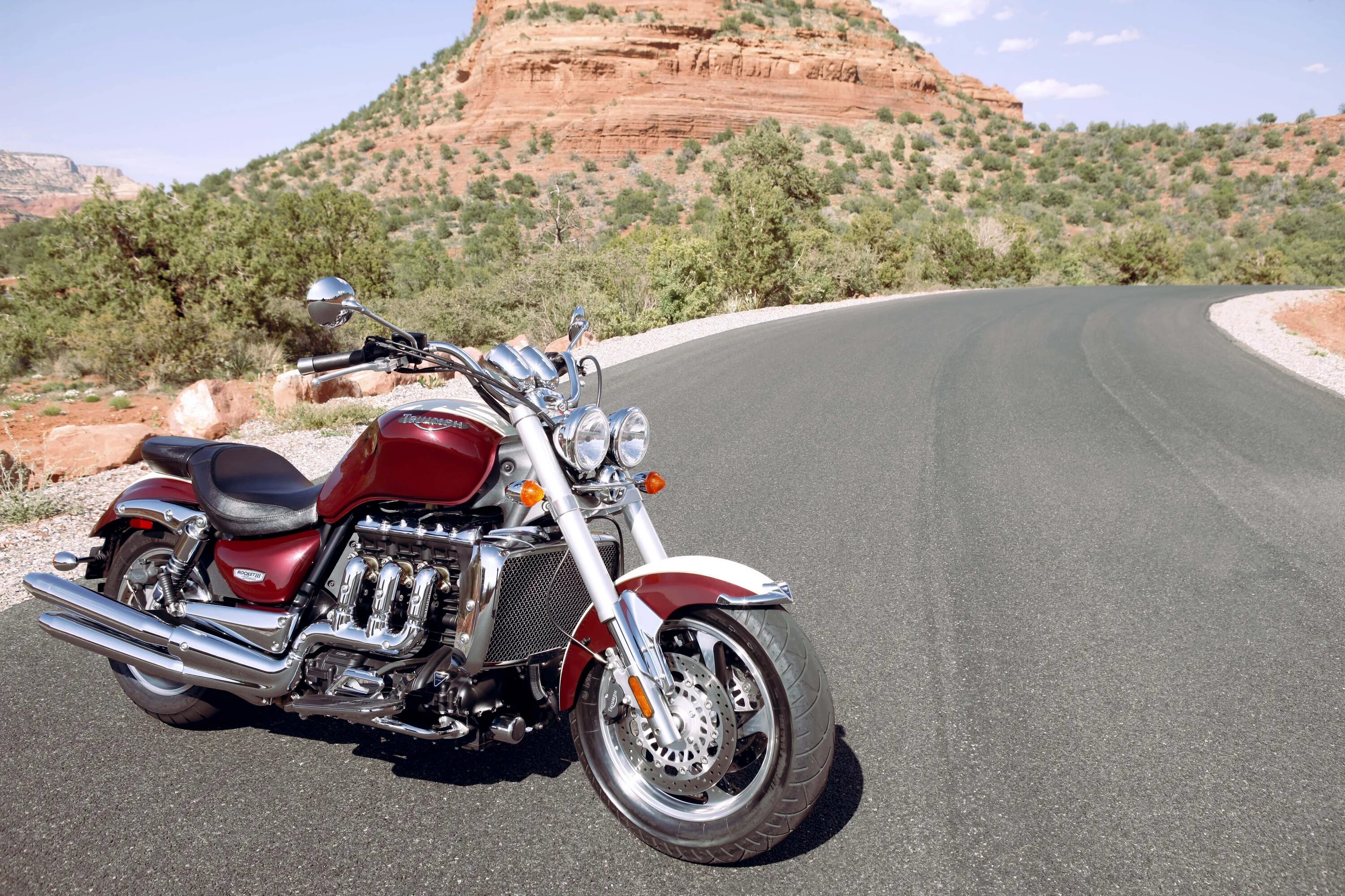 Лучшее триумф. Triumph rocket iii classic 2006. триумф рокет 2500. triumph rocket 3 classic 2009. triumph 2500 мотоцикл.