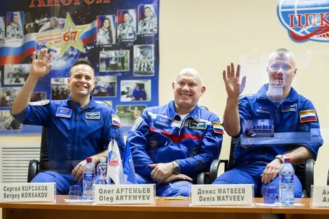 3 российских космонавтов