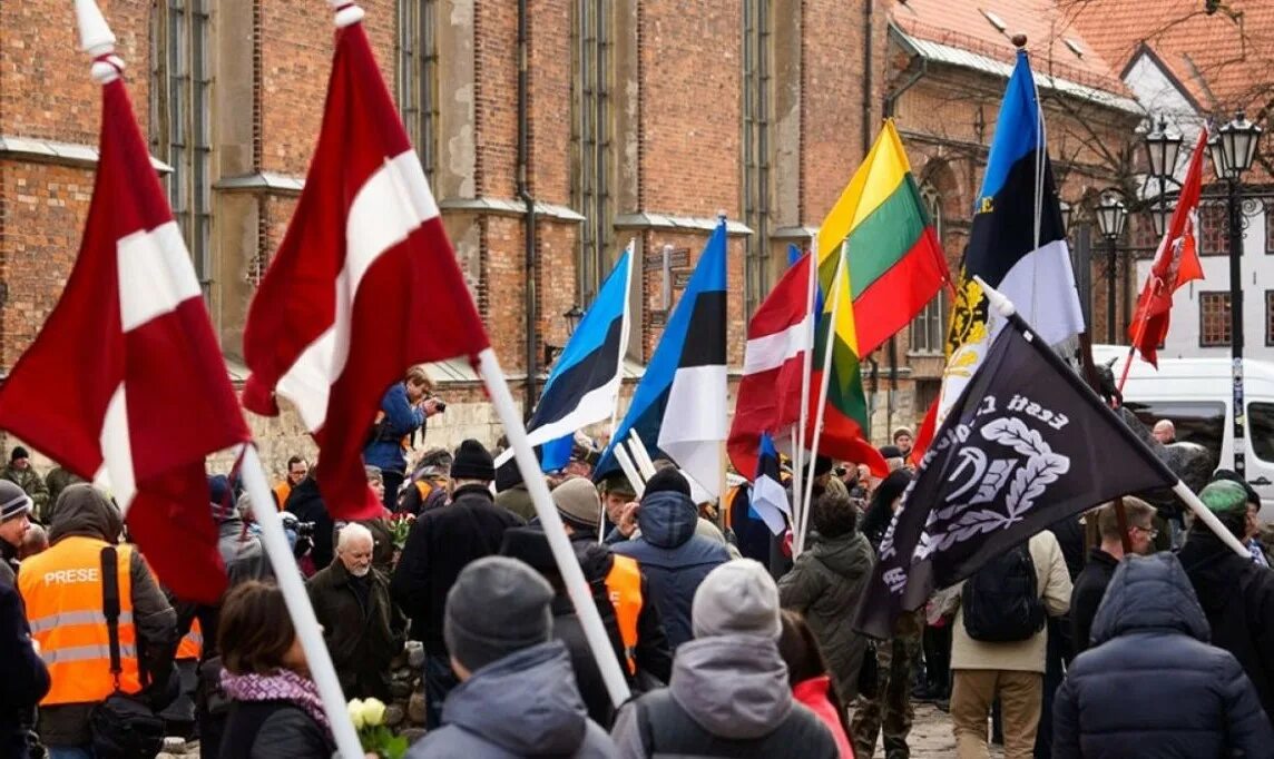 Инфляция литва эстония латвия. Кризис прибалтики. Кризис прибалтики. Национализм в латвии. Карикатура нищая прибалтика.