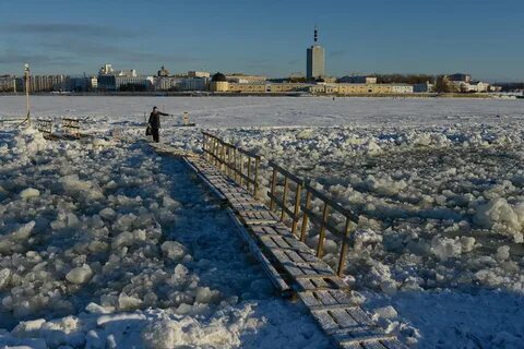 Переправа зимой