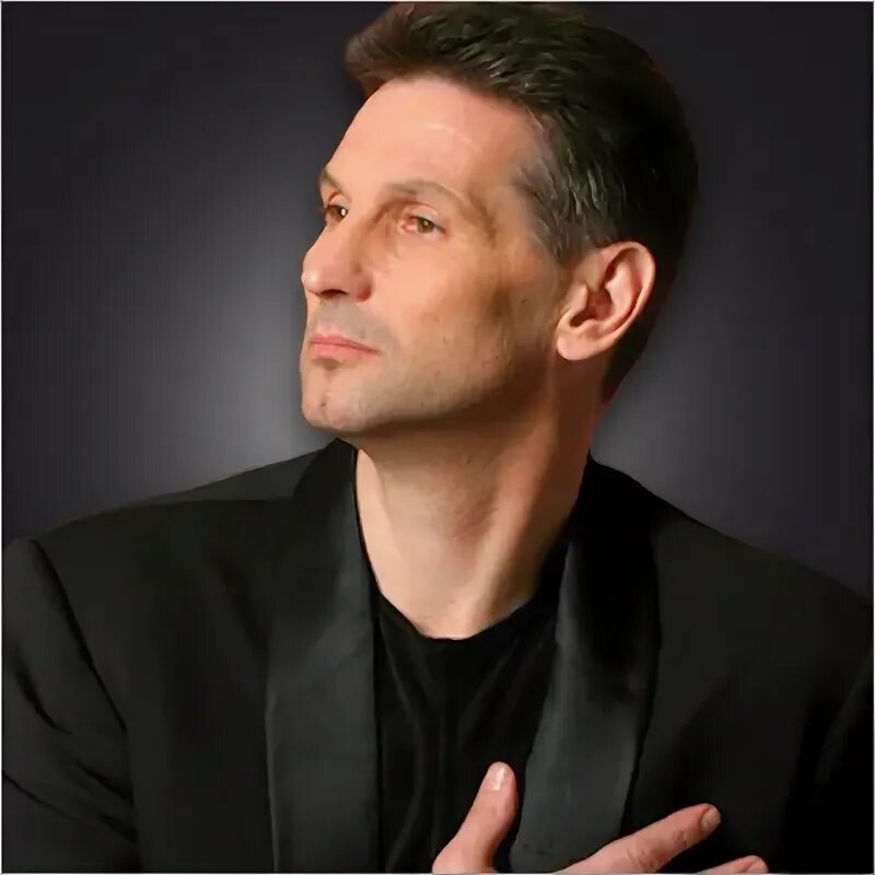 солист группы комиссар. назови солиста. Little big солист илья. владимир шахрин солист группы чайф. назови солиста.