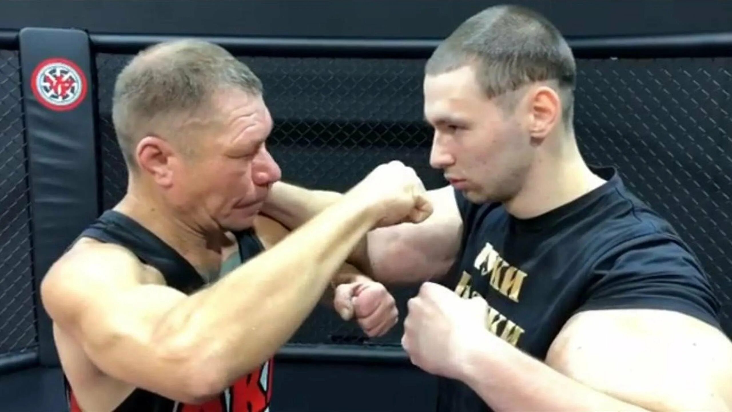 Олег монгол руки базуки бой. Базука после боя. Олег монгол против кирилла терешина. Базука после боя. Олег монгол против руки базуки треш после боя.