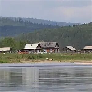 Поселок киренск иркутская область. Мысовая бурятия. Деревня таюра иркутская область. Деревни на лене. Деревни на лене.